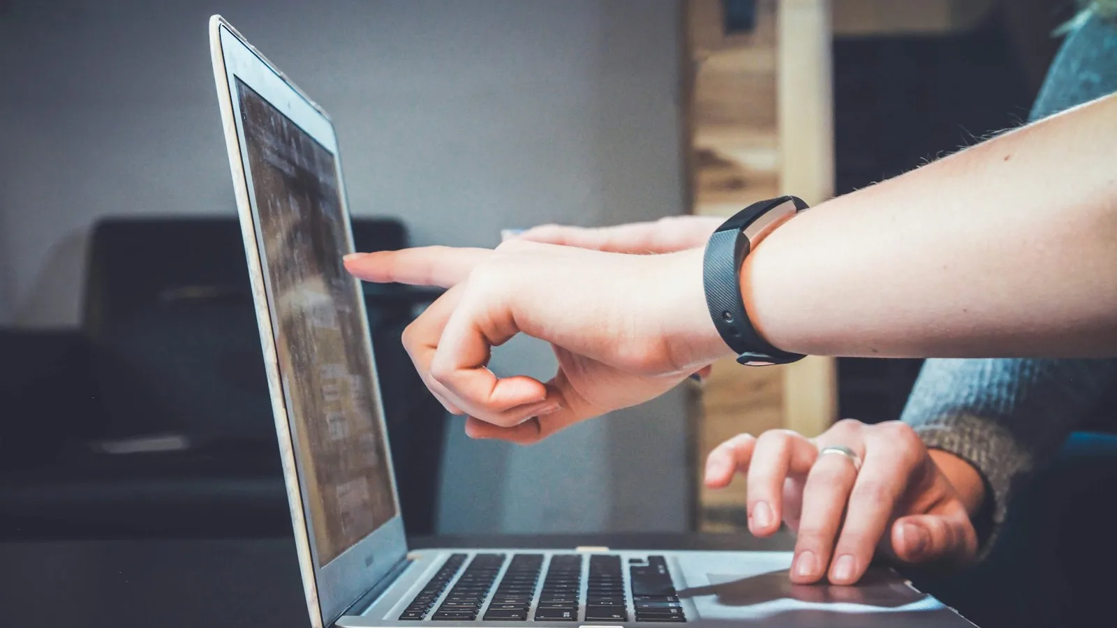 Software Repair photography — Mobile Kings Coventry repair service